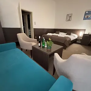 https://ubytovaci-zarizeni-amu.praguehotelsweb.com